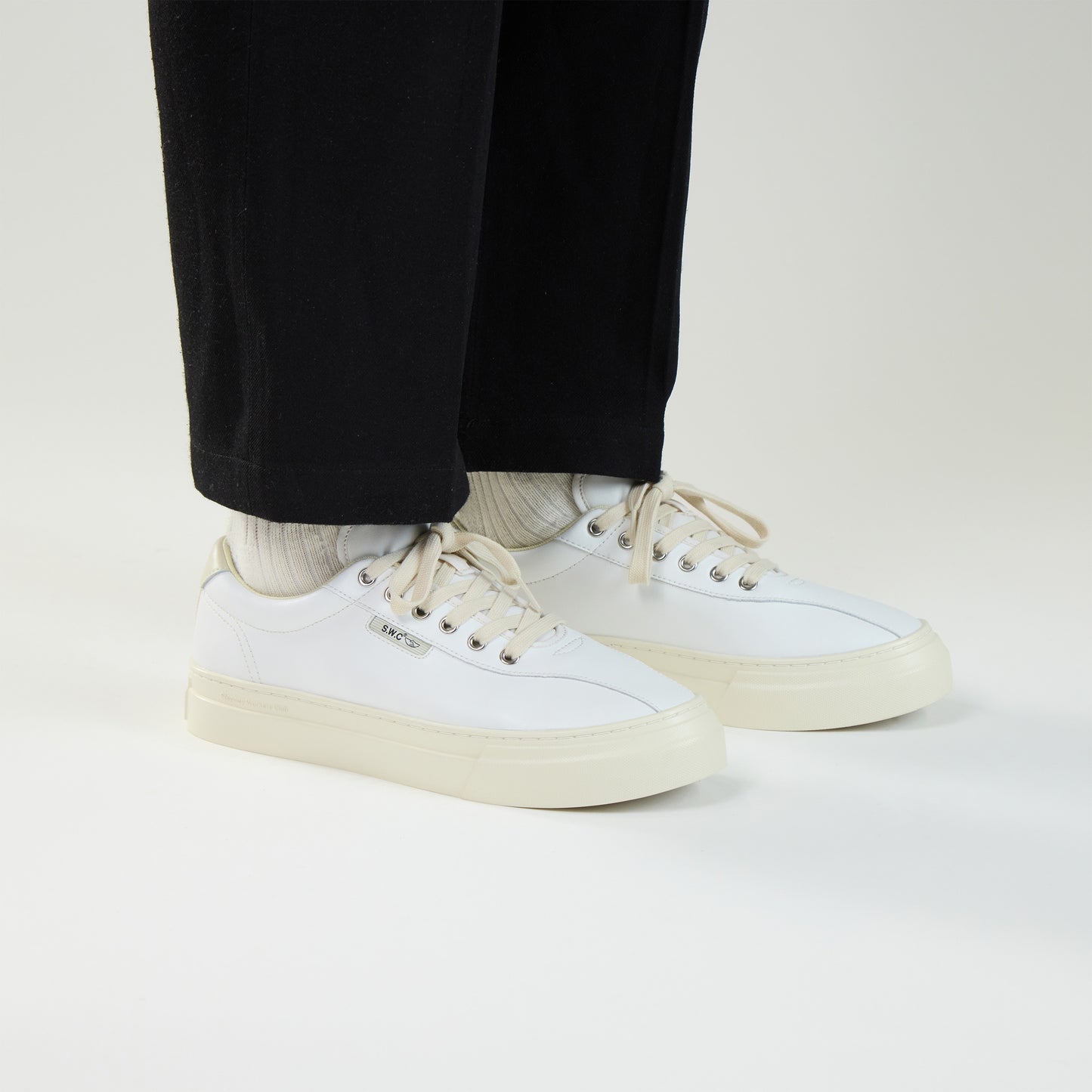 DELLOW 02 CUP LEATHER WHITE