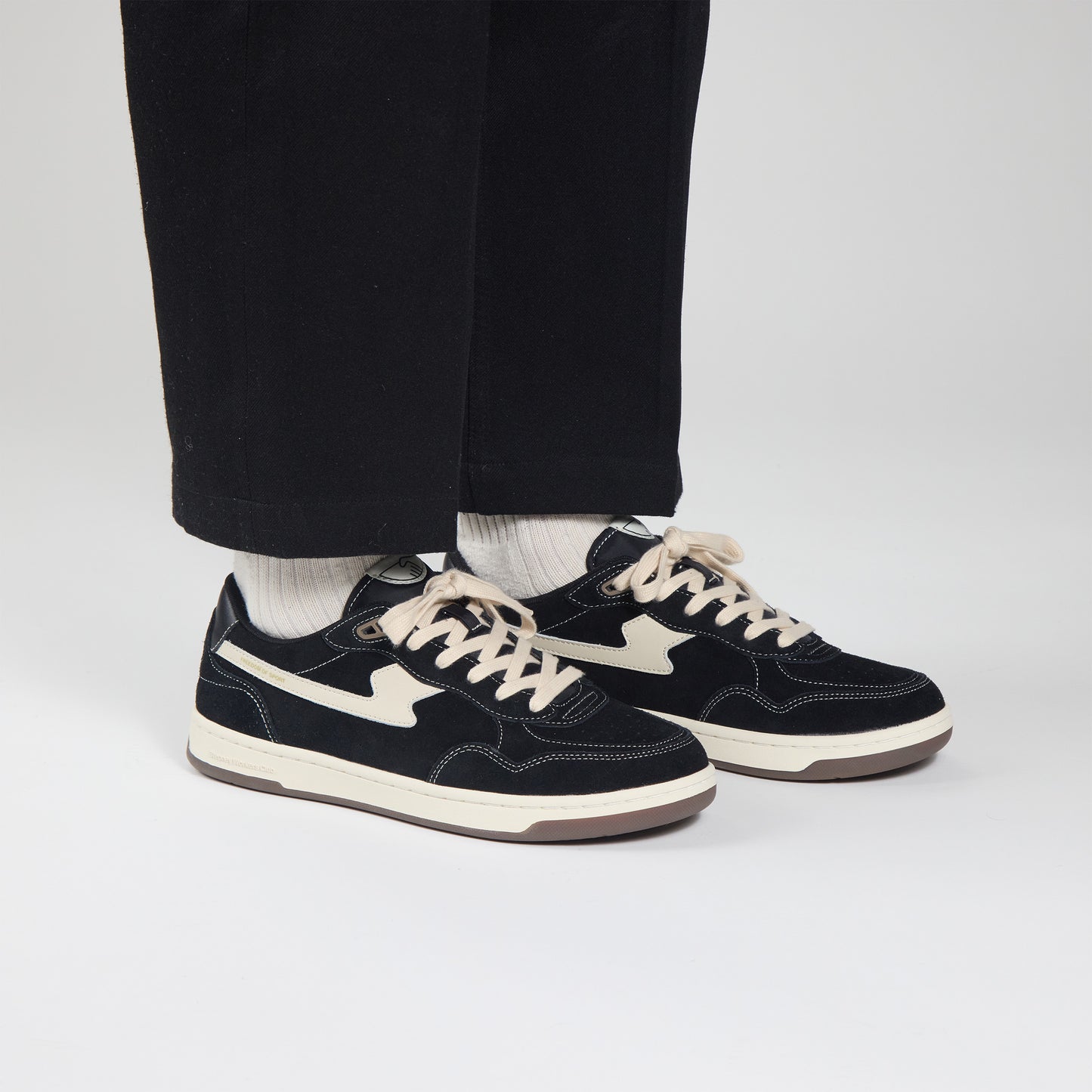 PRO-CUP 01 S-STRIKE SUEDE BLACK-WHITE