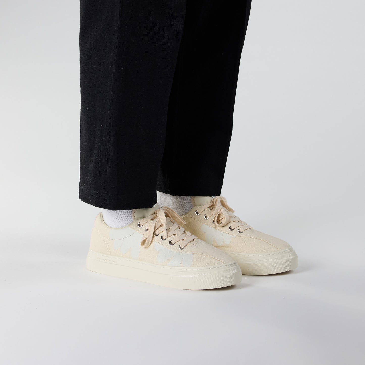 DELLOW CUP SHROOMHANDS CANVAS ECRU-WHITE