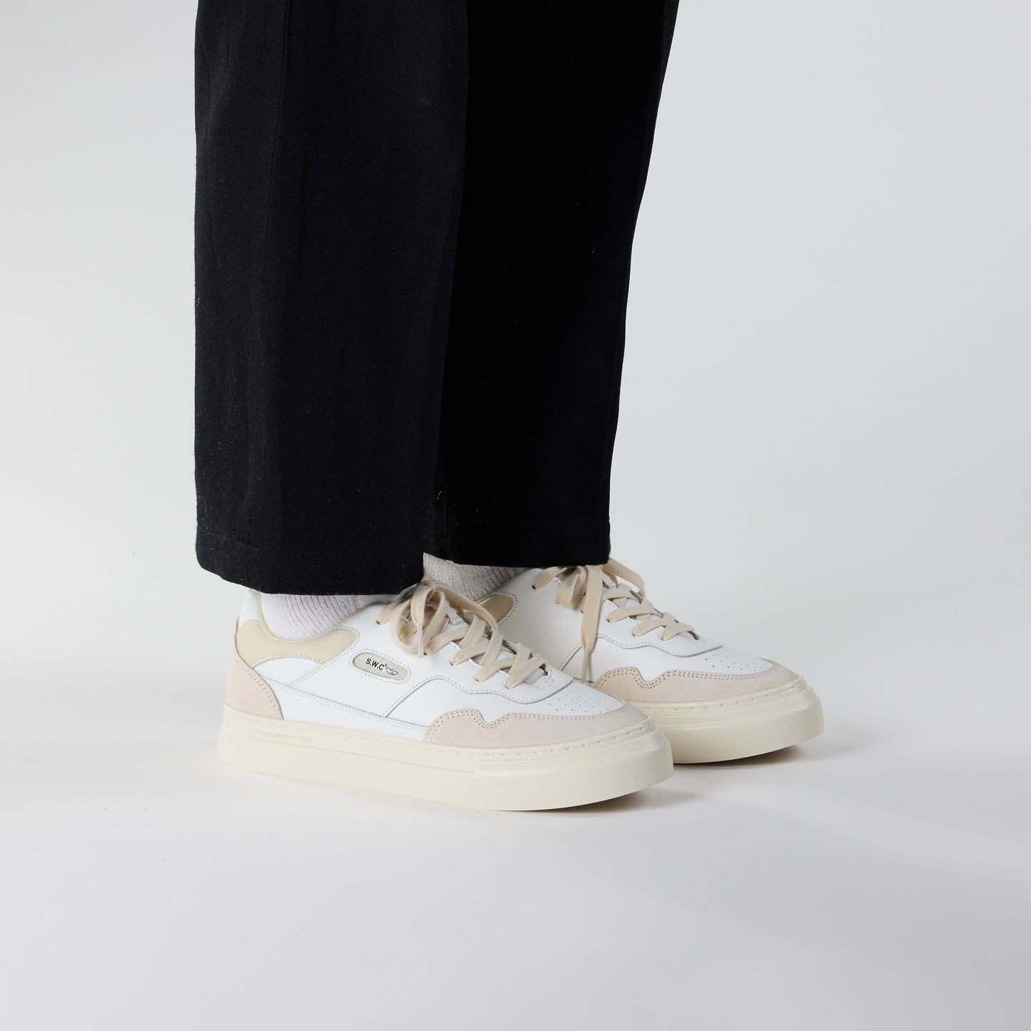 PEARL LEATHER SPRING WHITE