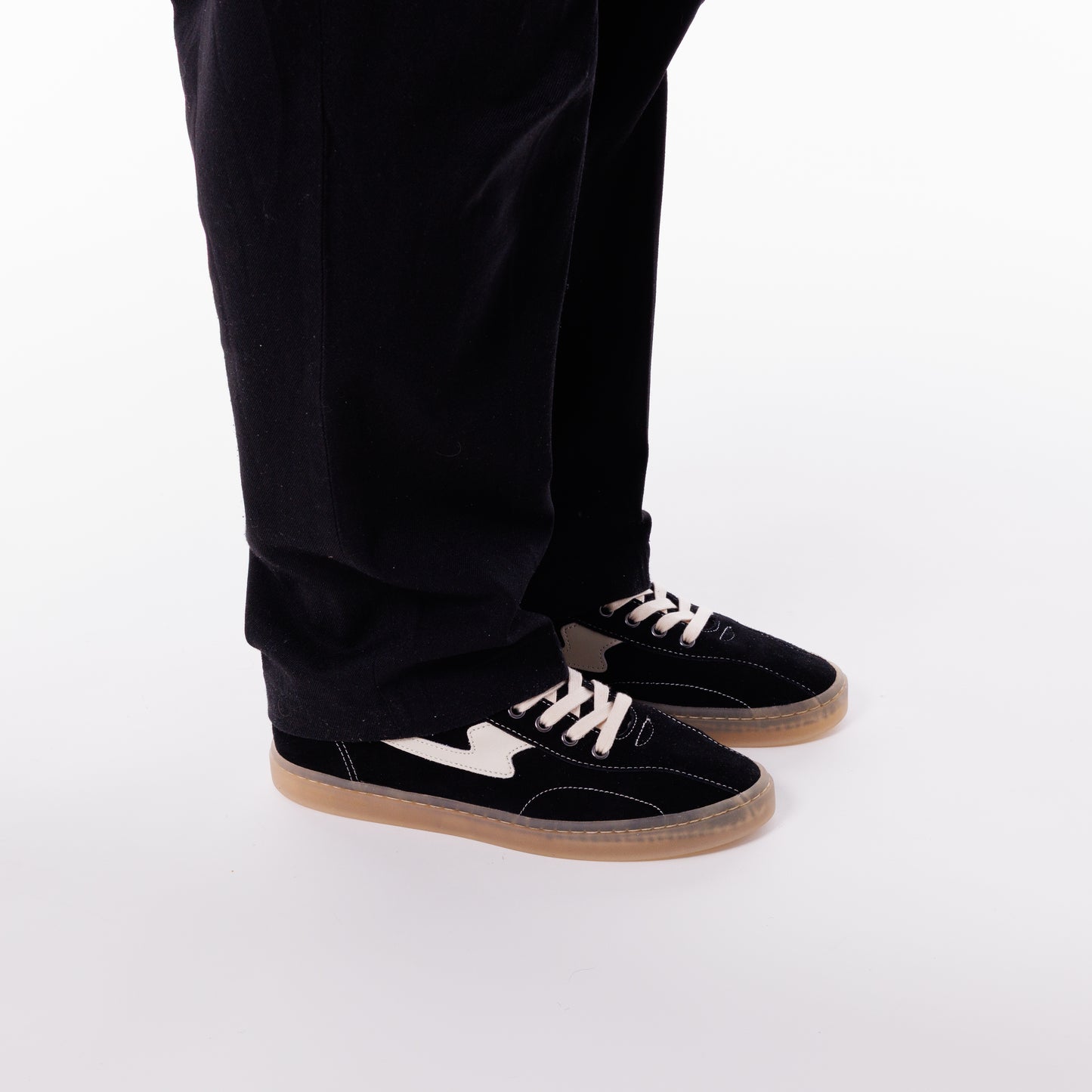 SURMA S-STRIKE SUEDE BLACK