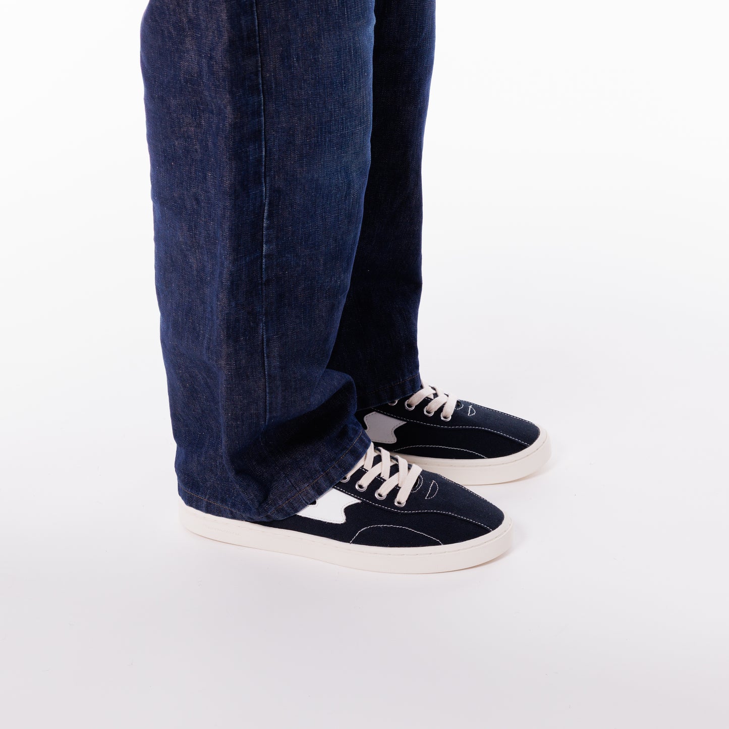 SURMA S-STRIKE CANVAS BLACK