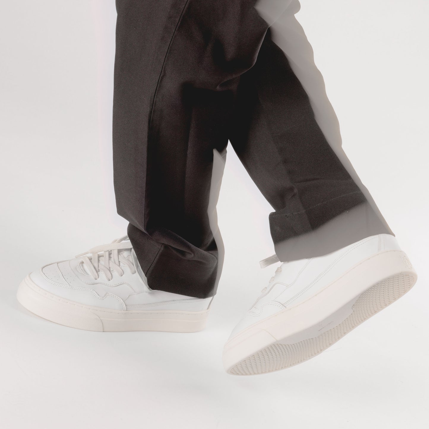 OM6b - Pearl Omni - Calf Leather - White
