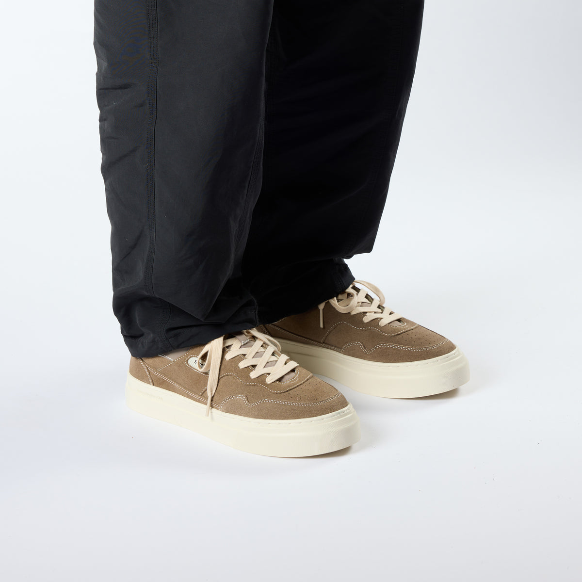 PEARL SUEDE WARM GREY