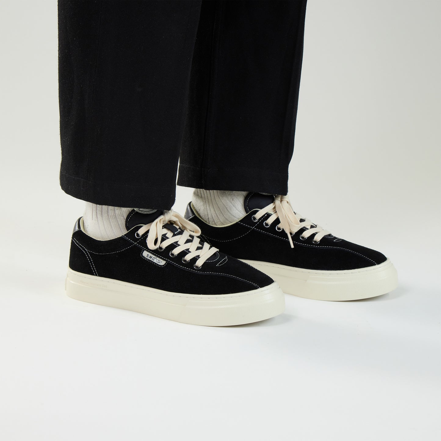 DELLOW 02 CUP SUEDE BLACK