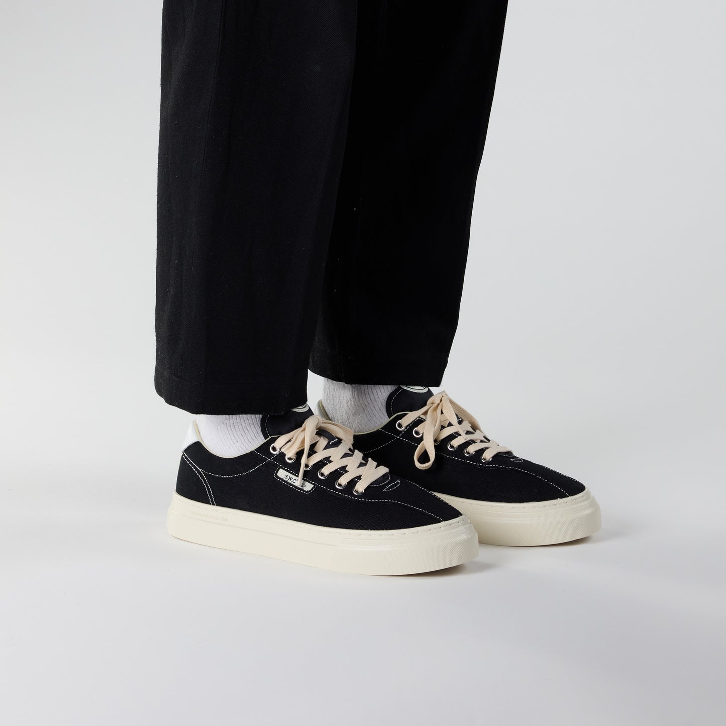 DELLOW 02 CUP CANVAS BLACK