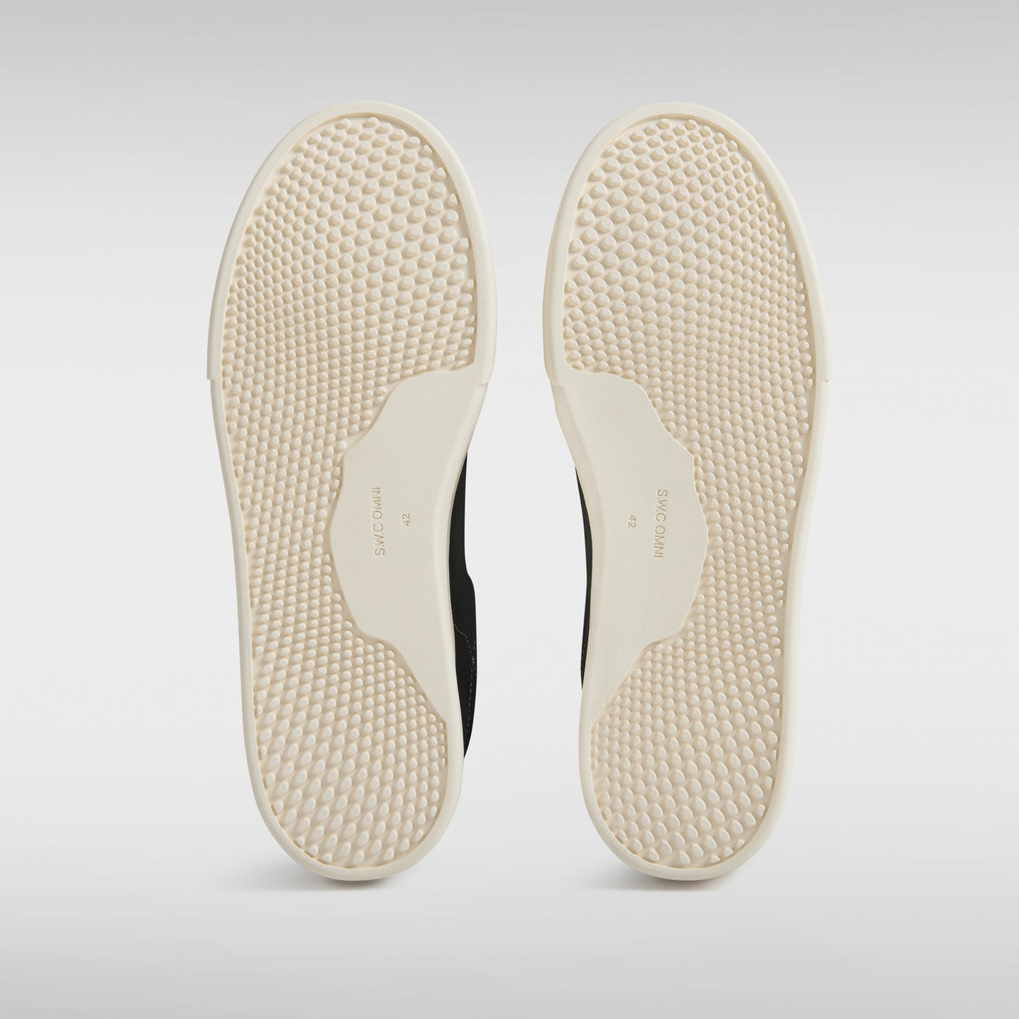 OM1b - Dellow Omni - Silk Suede - Black