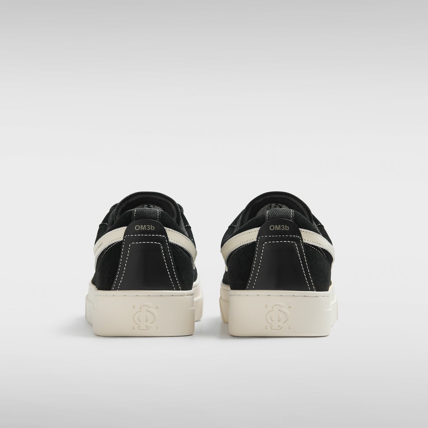 OM3b - Dellow Omni S-Strike - Silk Suede - Black