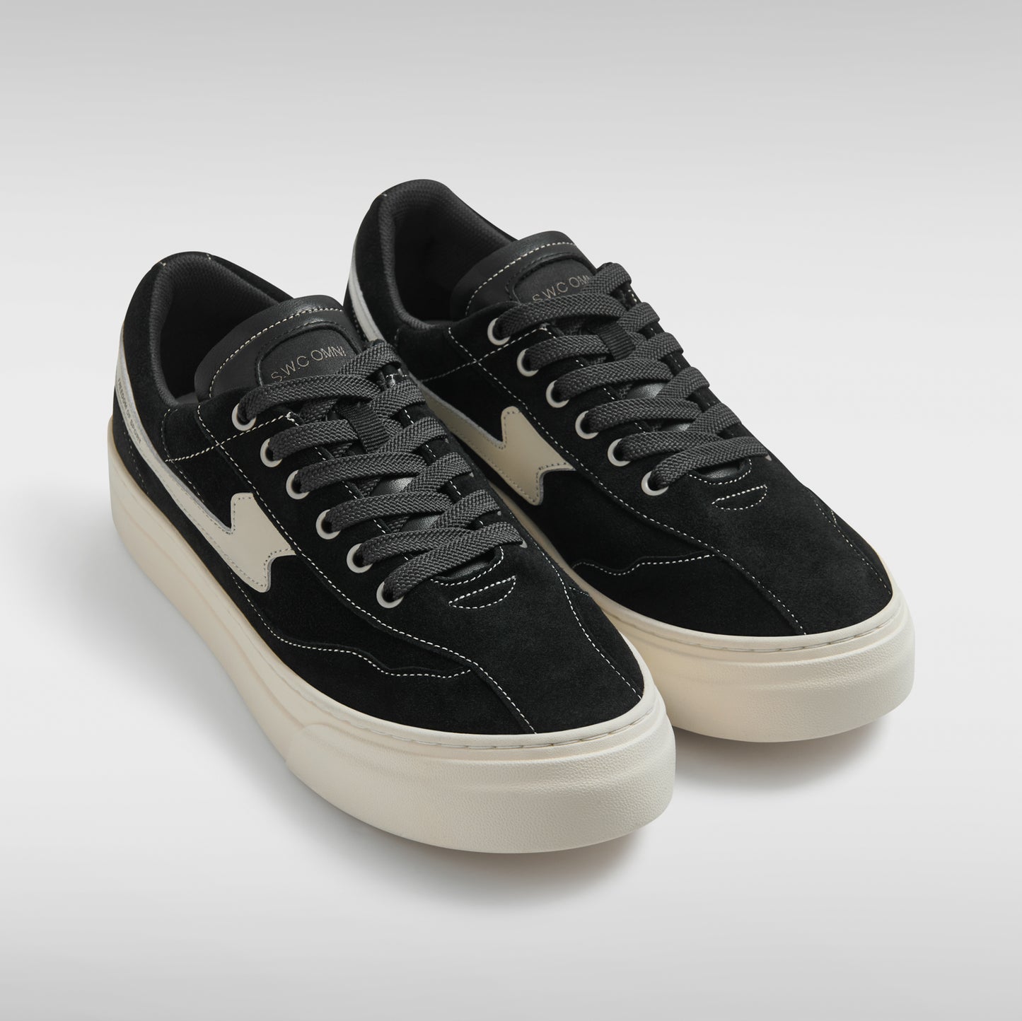 OM3b - Dellow Omni S-Strike - Silk Suede - Black