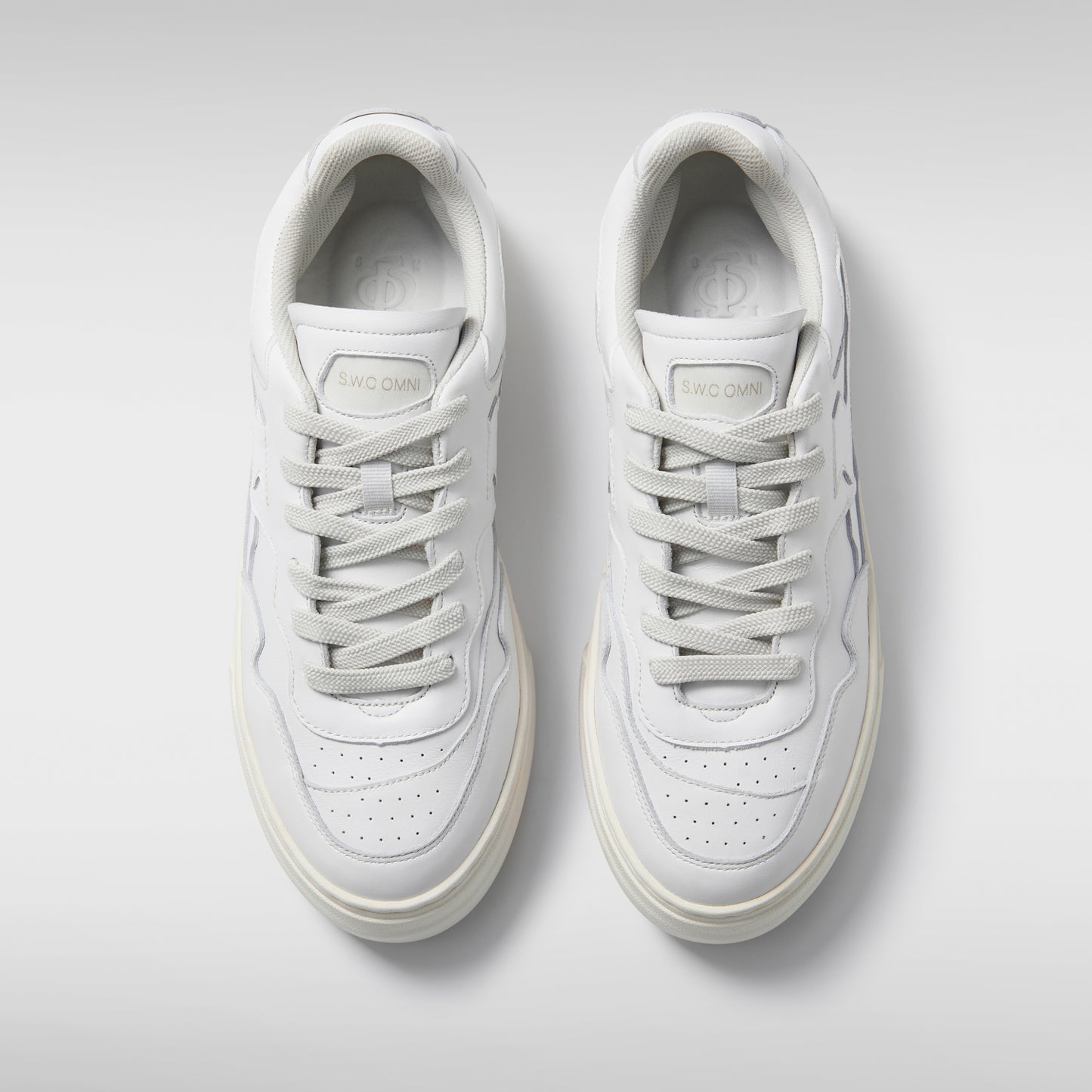 OM4b - Pearl Omni S-Strike - Calf Leather - White