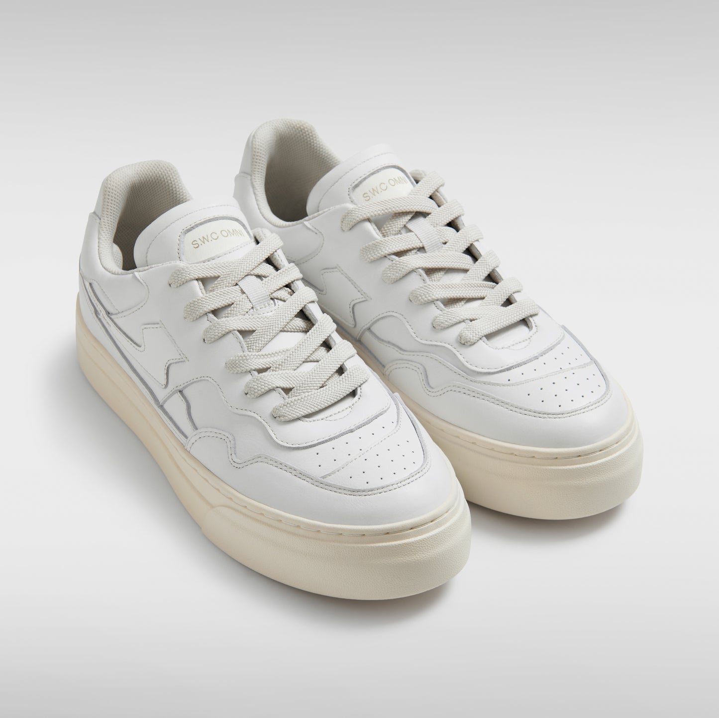 OM4b - Pearl Omni S-Strike - Calf Leather - White