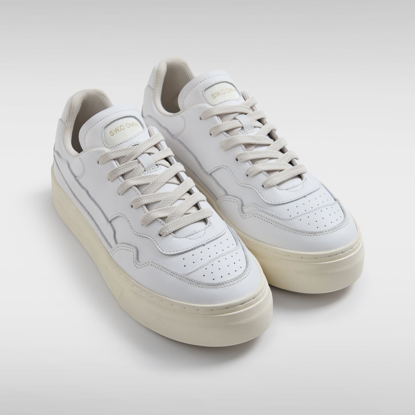 OM6b - Pearl Omni - Calf Leather - White