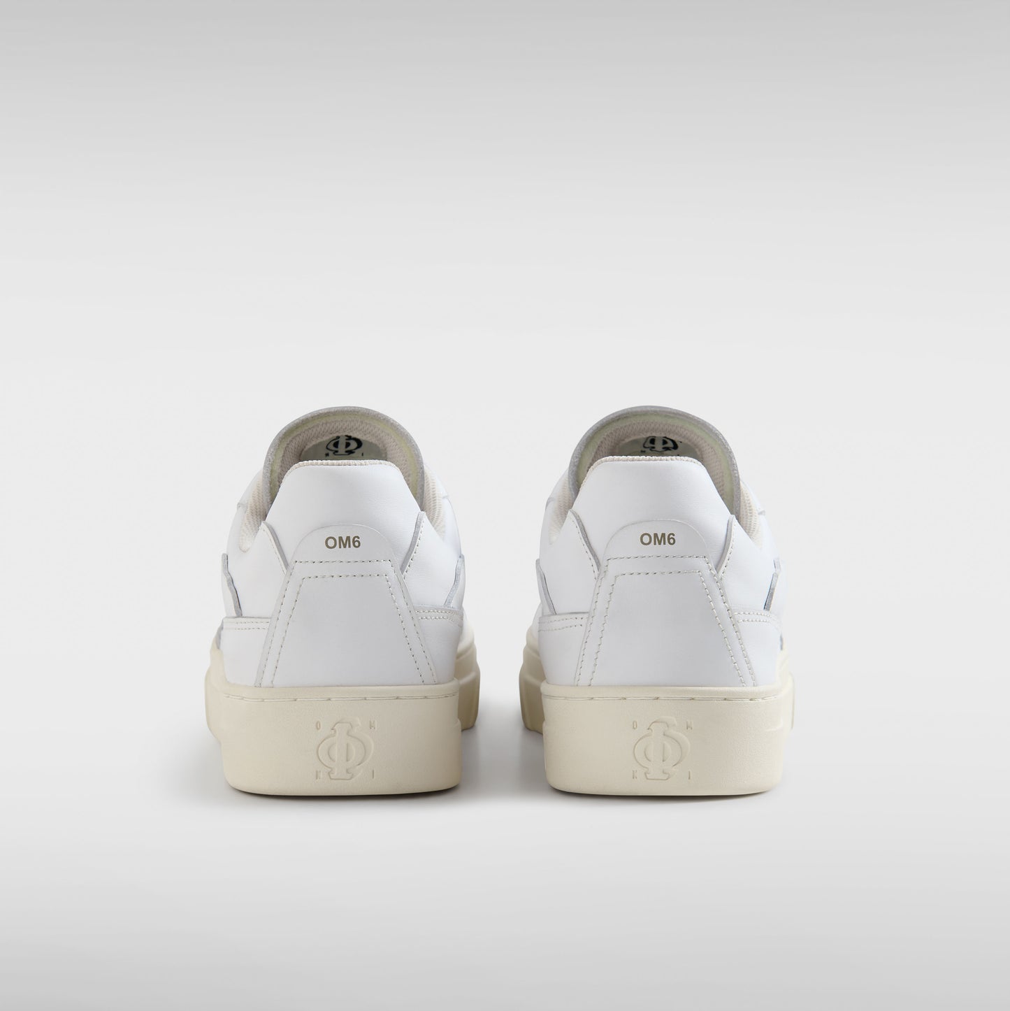 OM6b - Pearl Omni - Calf Leather - White