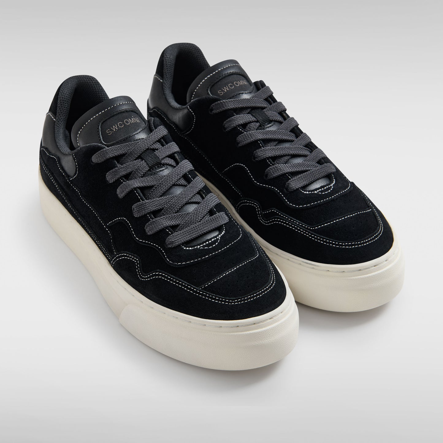 OM6c - Pearl Omni - Silk Suede - Black