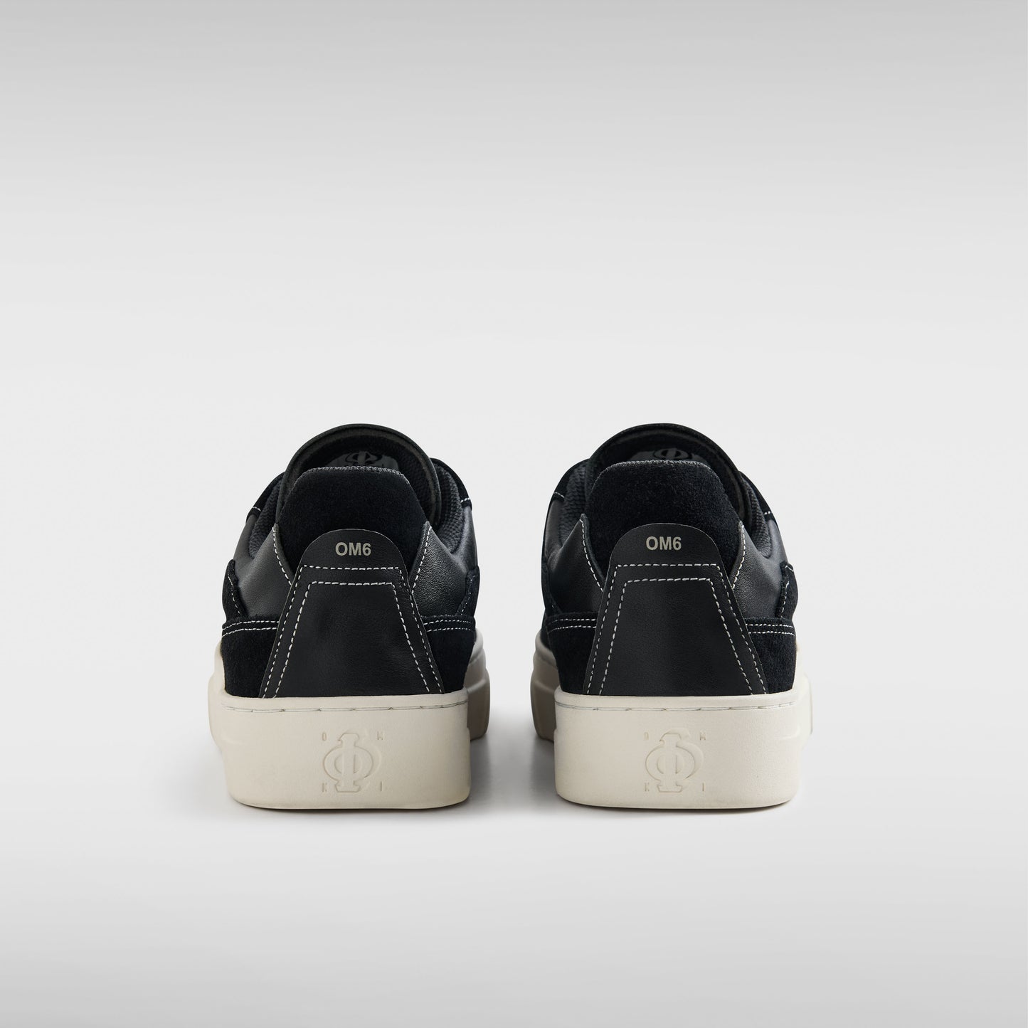 OM6c - Pearl Omni - Silk Suede - Black