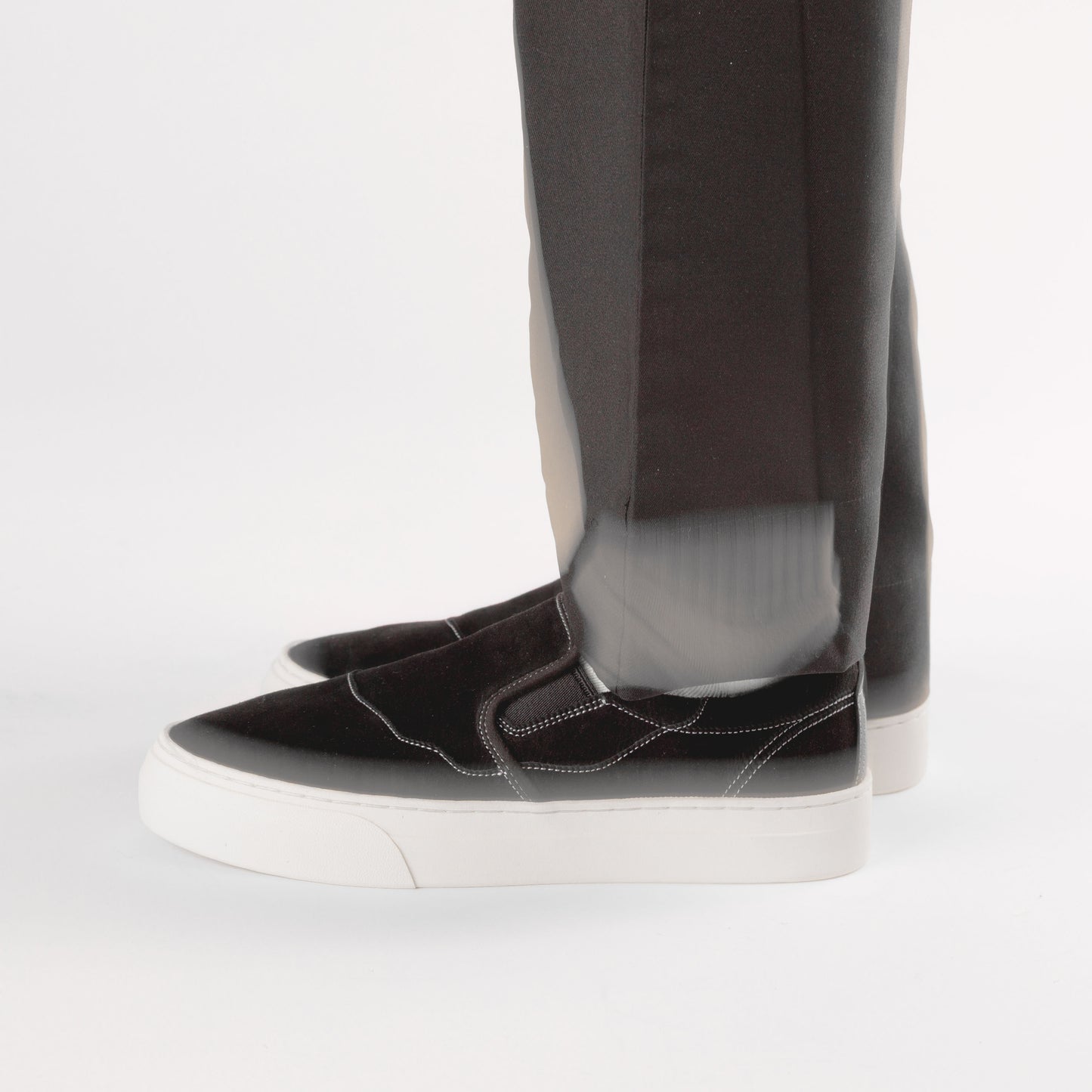 OM2a - Lister Omni - Silk Suede - Black